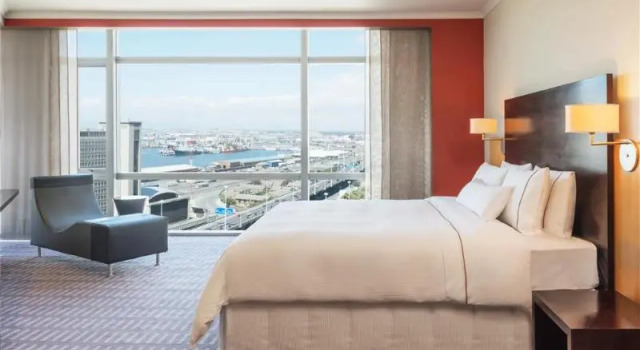 Двухместный номер Deluxe с балконом The Westin Cape Town