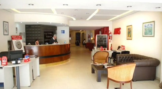 Hotel Mediterraneo, Rezervați Hotel Hoteluri în Tucumán cu mic dejun, Mic dejun