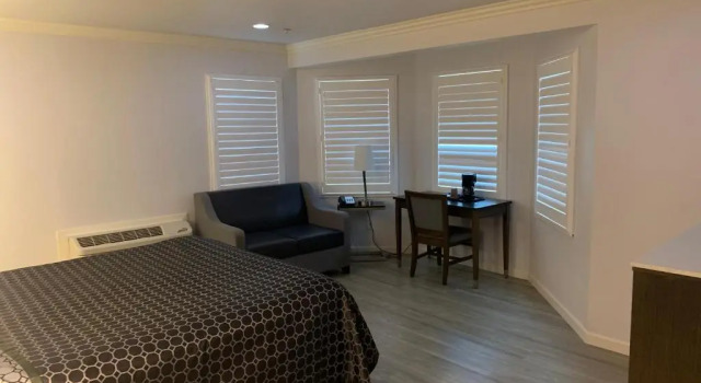 Двухместный номер Deluxe Mirage Inn & Suites