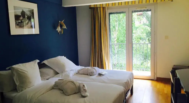 Трёхместный номер Standard Hotel & SPA Llop Gris