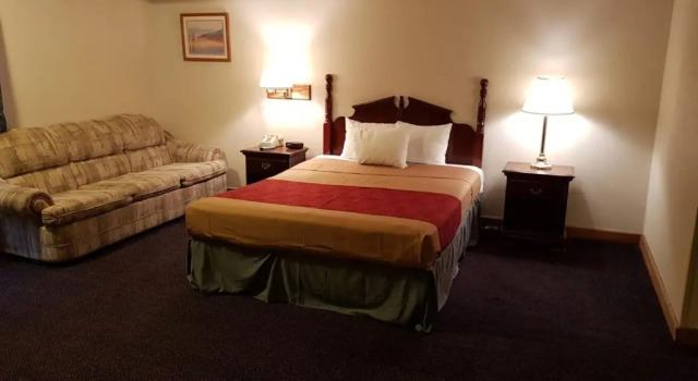 Двухместный люкс Denison Inn and Suites