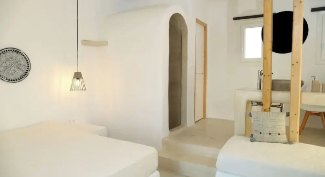 Люкс с балконом и с видом на море Irida Vacation Suites