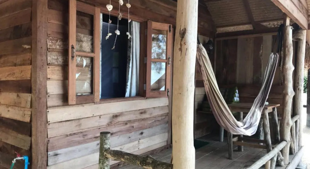 Бунгало Castaway Beach Bungalows