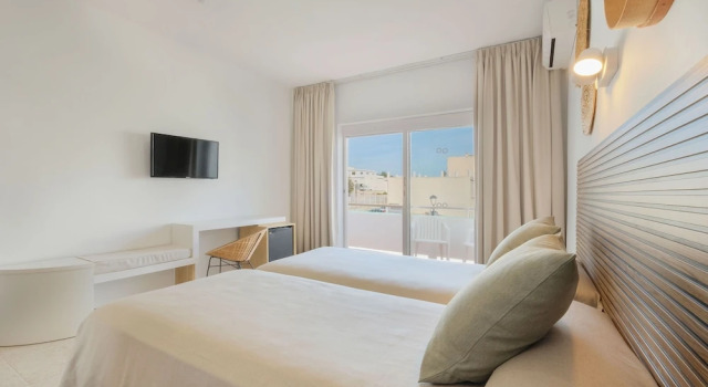 Двухместный номер Standard с балконом azuLine Hotel Mediterráneo