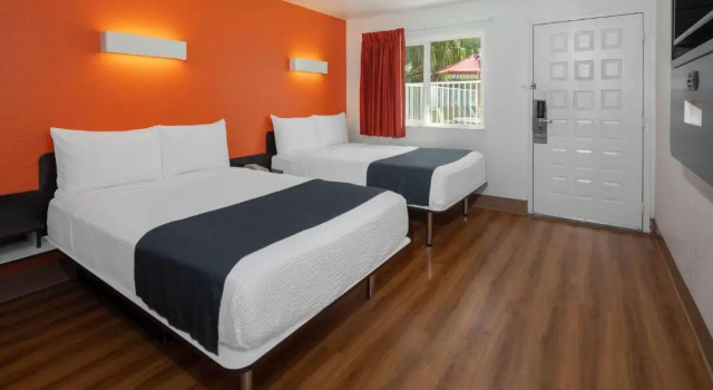 Четырёхместный номер Standard Motel 6 -Carpinteria, CA - Santa Barbara - South