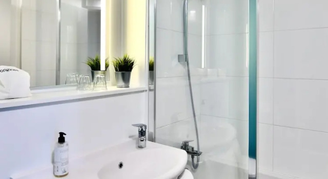 Четырёхместный семейный номер Standard ibis budget Vannes