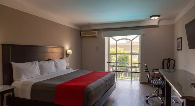 Номер Deluxe Plaza Camelinas Hotel