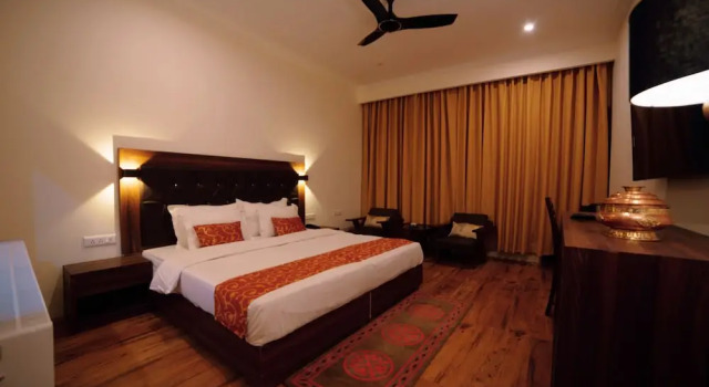 Номер Premium с балконом Hotel Leh Plaza