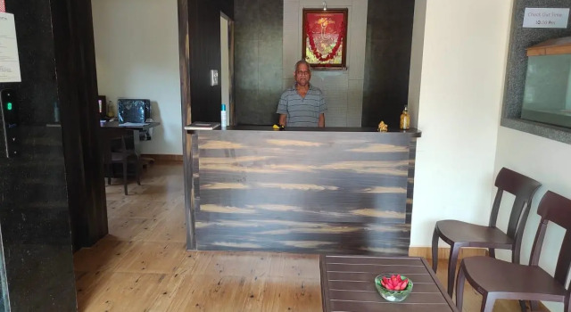 Hotel Deepak Executive, Ganpatipule, Забронировать Отель Отели штата Махараштры 3 звезды, 3*