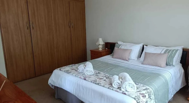Charming Randburg Accommodation Near the Olivedale Clinic, Boek Appartement Randburg 