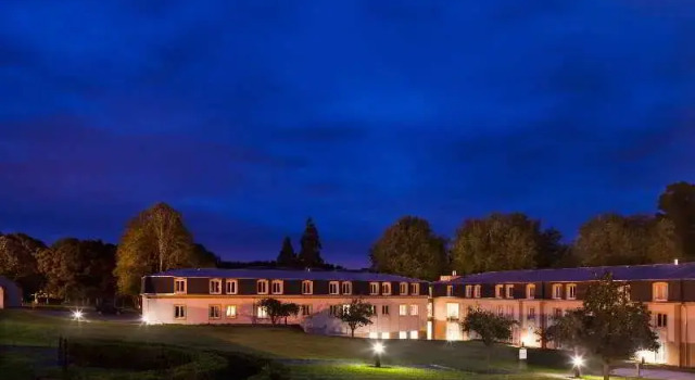 Campus Saint-Just, Rezervovat Hotel Wellness hotely v Oise, SPA