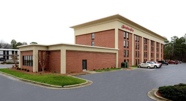 Четырёхместный люкс Hampton Inn Roxboro