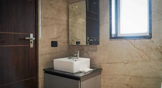 Номер Superior Leaf Studio Hospitalities Near Medanta