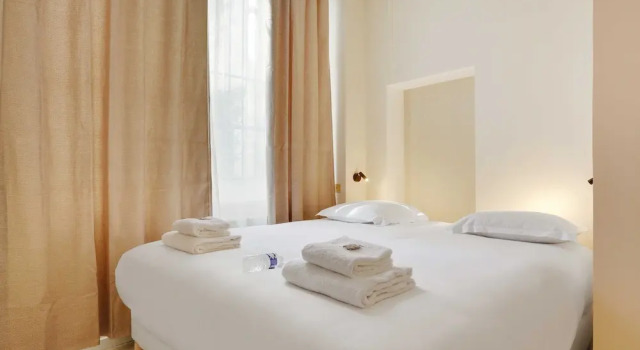 Chic Apartment - 3br/8p - Le Marais, Забронировать Апартаменты/квартира Париж Иль-де-Франс, рядом с Станция метро Rambuteau