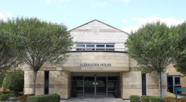 Полулюкс Alexandra House