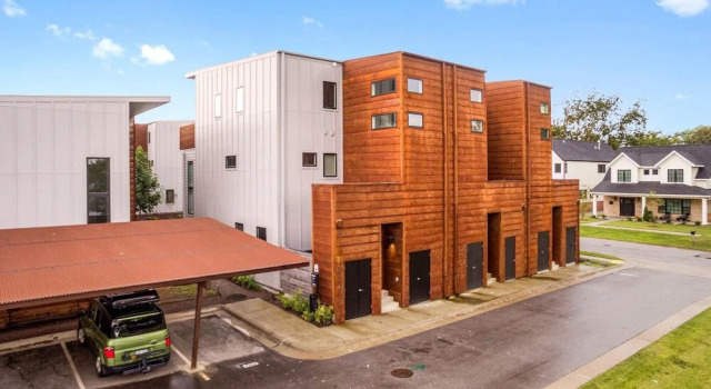 Tourmaline Loft - Monthly or 2 Week Discounts!, จอง โรงแรม Bentonville Northwest Arkansas