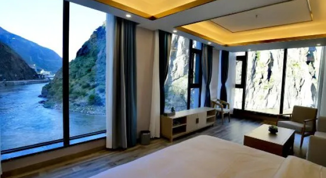 Люкс Premier с красивым видом из окна Qinghuaigu Hotel