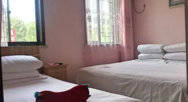 Sihai Renjia Farmhouse, Book Hotel Hoteller i Beijing Province med parkering, Parkering