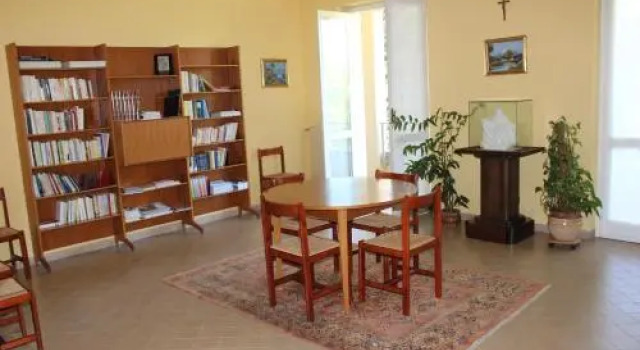 Centro di Spiritualità Maria Candida, Забронировать Отель Отели Армено с парковкой, Парковка