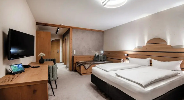 Двухместный номер Comfort с балконом и с видом на горы Das Kaltenbach - ApartHotel