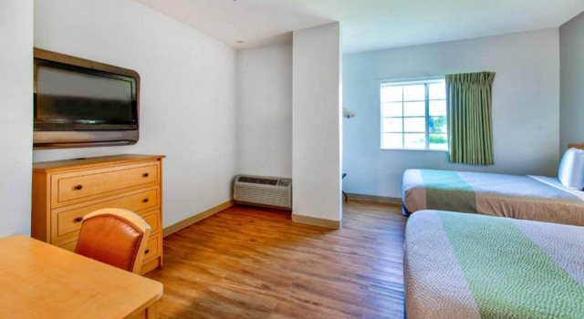 Oyo Townhouse Sulphur,LA Extended Stay I-10
