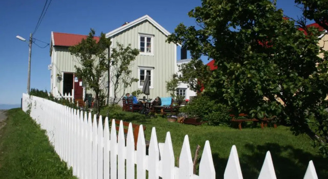 Kristina Apartment & Alma House, Rezervovat Apartmán Hotely v Nordland s parkováním, Parkování