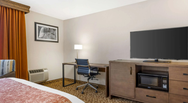 Четырёхместный номер Standard Best Western Plus Mill Creek Inn