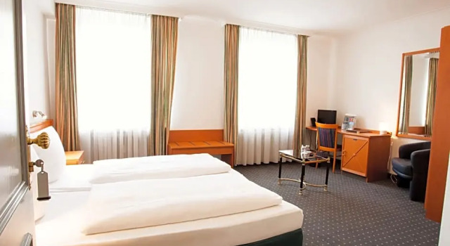 Номер Standard Hansadom Hotel Köln Central by Mayburgh