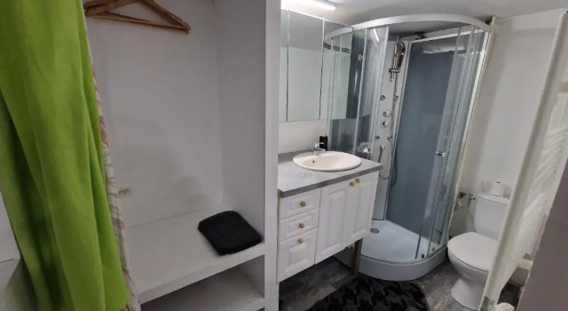 Studio quartier marais, terrasse en rez de jardin, netflix, Rezervovat Apartmán Hotely v Cher s parkováním, Parkování