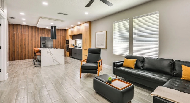 Коттедж Modern Lakeland Golf Retreat w/ Putting Green
