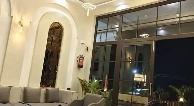 Hotel Prakhyat