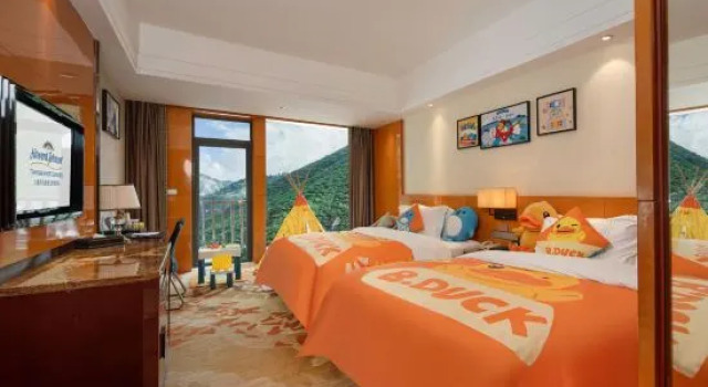 Семейный номер Deluxe Howard Johnson Tianyuan Resort Jiuzhaigou