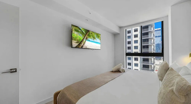 Sky-High 25th Floor 1-BR in Miami, Забронировать Апартаменты/квартира Апартаменты штата Флориды, Апартаменты/квартира
