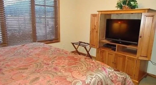Golden Bench Townhome 7 - One Bedroom Townhome