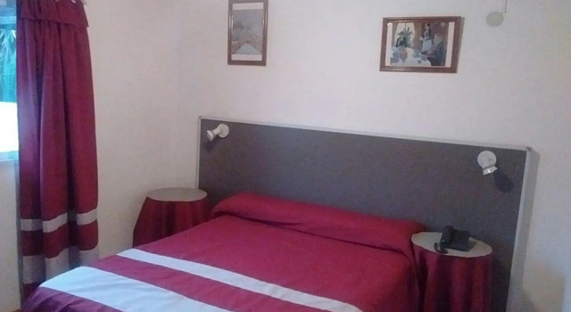 HOTEL COLONIAL, Забронировать Отель Недорогие отели Вилья-Карлос-Пас, рядом с Villa Carlos Paz Chair Lift, недорого