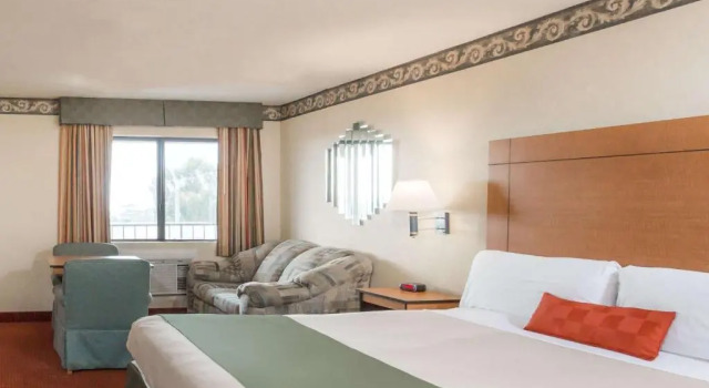 Номер Standard Travelodge by Wyndham San Clemente Beach