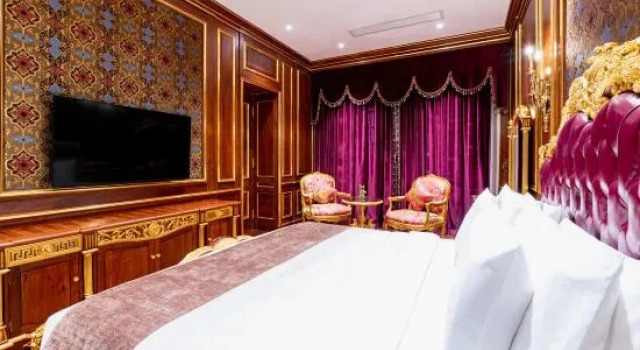 Люкс Grand с видом на город V V Hotel Battambang