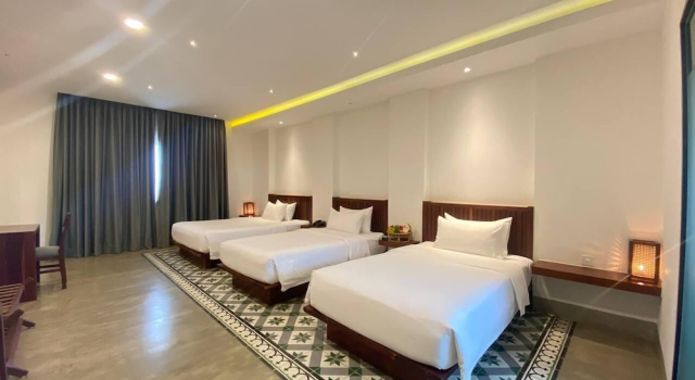 Трёхместный семейный номер Deluxe с видом на бассейн DACO Hotel