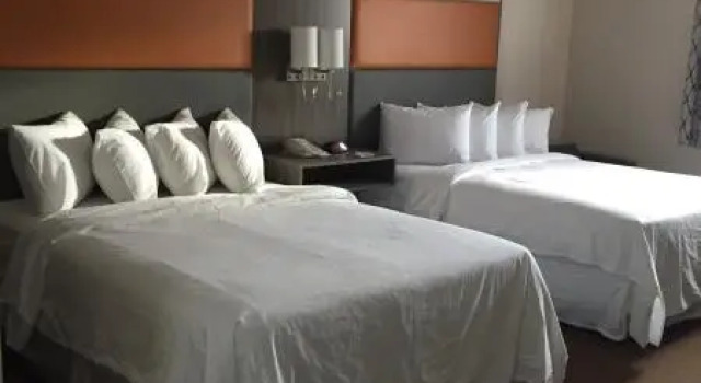 Четырёхместный люкс Southfort Inn