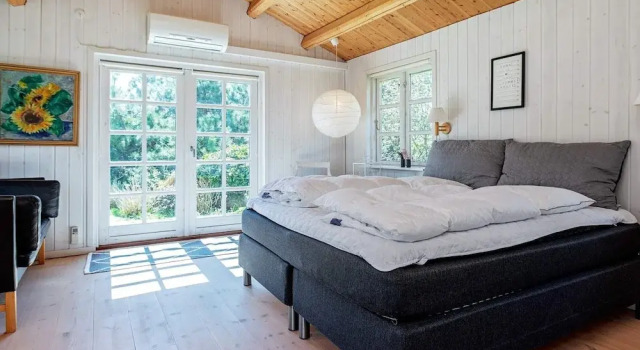 8 Person Holiday Home in Vaeggerlose