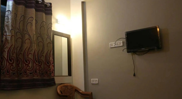 Roshan Residency Matheran, Buchen Sie Hotel Matheran Maharashtra, in der Nähe von Echo Point