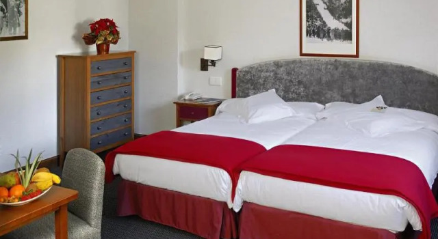 Трёхместный номер Standard с балконом SNÖ Hotel Formigal