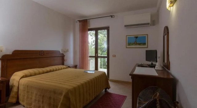 Двухместный номер Standard с балконом Hotel Ispinigoli
