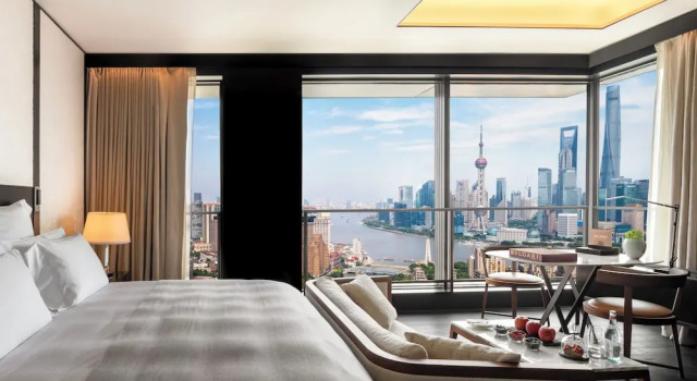 Двухместный номер Premium с видом на Перл-Тауэр Bulgari Hotel Shanghai