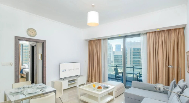LUX Holiday Home - Silverene Towers 2, Забронировать Апартаменты/квартира Апартаменты Эмирата Дубая, рядом с Dubai Marina Yacht Club, Апартаменты/квартира