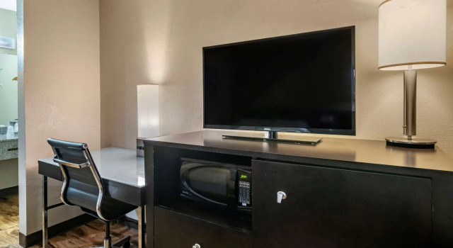 Четырёхместный номер Standard Econo Lodge Sebring