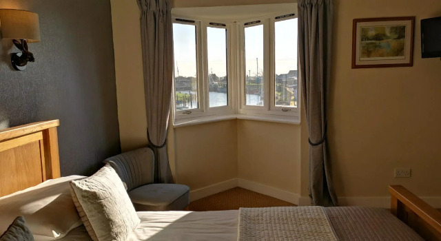 The River Haven Hotel, Забронировать Отель Рай 