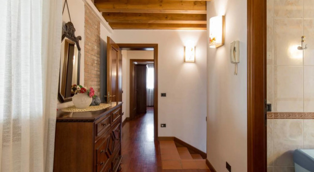 The Mulberries Three Bedroom and two Bathroom Apartment, Забронировать Апартаменты/квартира Кастеньеро 