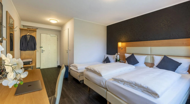 Трёхместный номер Comfort PLAZA INN Stuttgart Airport Messe
