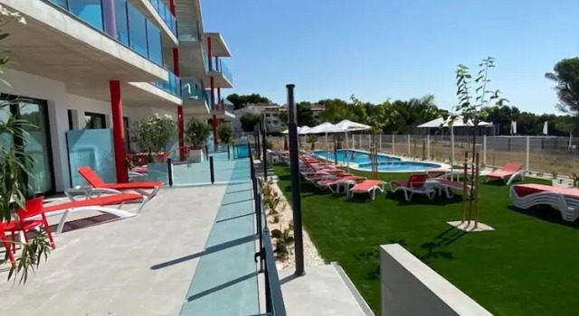Апартаменты Premium AZAHAR BEACH Red Apartments & Spa
